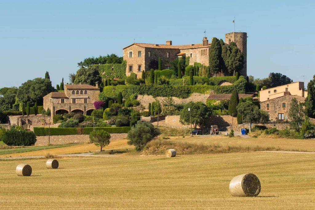 Castillo en Girona, Cataluña